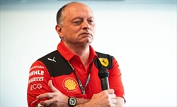 Vasseur spiega cosa è cambiato dal suo arrivo: «Siamo miglia avanti. Arriveranno molti tecnici» - Vasseur parla di come sia cambiata la Ferrari dal suo arrivo: «Siamo miglia avanti. Arriveranno molti tecnici»