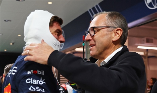 Incontro Verstappen-Domenicali. Il malumore dei piloti arriva ai vertici della F1? - Verstappen 