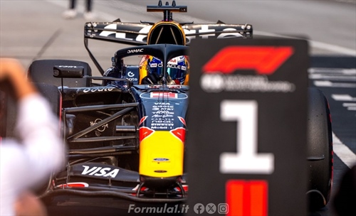 Dal debutto in F1 al ritorno in pole: la resilienza di Max Verstappen  - Verstappen 