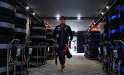Verstappen: «Uno psicologo per Tsunoda? Io non ne ho mai avuto bisogno». Sul detrito invece... - Verstappen