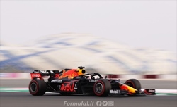 Verstappen alle 11 dai commissari, rischia tre posti in griglia: il motivo