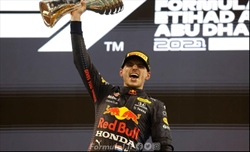 Verstappen, altra frecciatina ad Hamilton: mossa da vero sceriffo