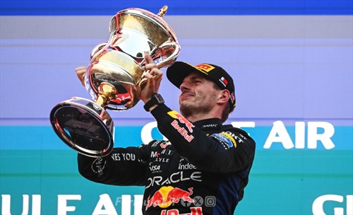 Verstappen come Schumacher: a Sepang scrive la storia della Formula 1  - Verstappen come Schumacher: a Sepang scrive la storia della Formula 1 