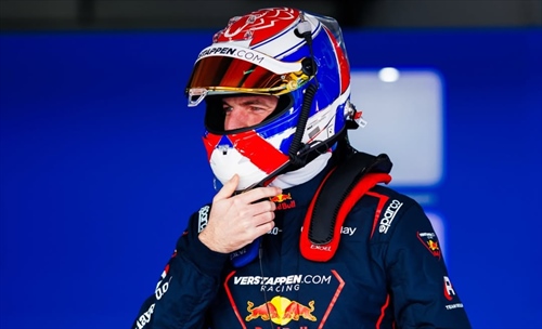 Verstappen debutta su una Mercedes: sabato la sfida al Nurburgring