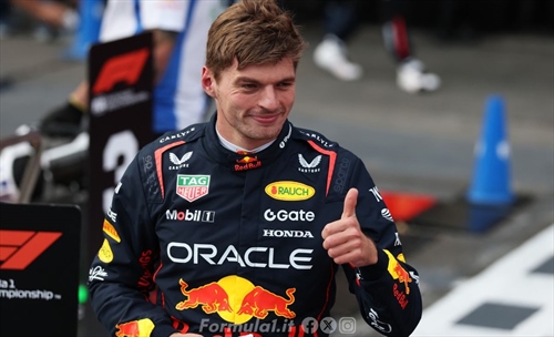 Verstappen domina a Baku: seconda vittoria consecutiva per l’olandese