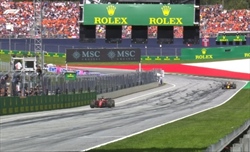 Verstappen: «È bellissimo lottare con Charles. Degrado troppo elevato per attaccarlo oggi» - Verstappen: «È bellissimo lottare con Charles. Degrado troppo elevato per attaccarlo oggi»