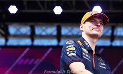 Imbarazzo alla risposta di Verstappen dopo la gara a Spa: «Nella pausa farò tanto allenamento al polso» - Verstappen e la risposta imbarazzante al GP del Belgio: «Durante la pausa farò tanto allenamento al polso»