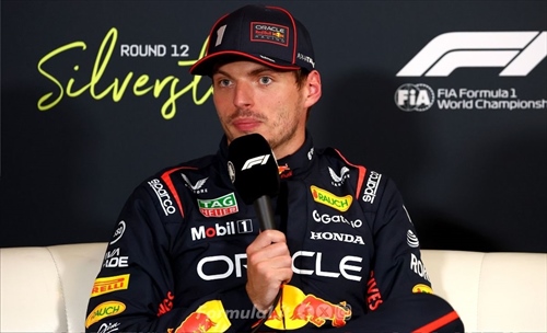 Verstappen e un futuro incerto: dove correrà nel 2026? Le previsioni di Turrini e Mazzola