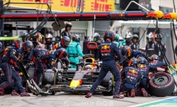 Verstappen elogia la sua stratega: «Se vuoi il titolo non puoi permetterti errori. Brava Hannah» - Verstappen elogia la sua stratega: «Se vuoi il titolo non puoi permetterti errori. Brava Hannah»