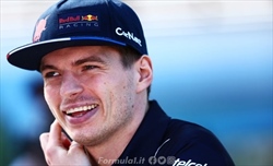 Verstappen: Siamo dietro alla Ferrari ora, ma avevo un'auto davanti durante il mio ultimo giro... - Verstappen: Ferrari davanti, ma avevo un auto davanti durante il mio ultimo giro...