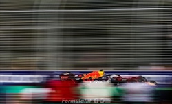 Verstappen: Siamo dietro alla Ferrari ora, ma avevo un'auto davanti durante il mio ultimo giro... - Verstappen: Ferrari davanti, ma avevo un auto davanti durante il mio ultimo giro...