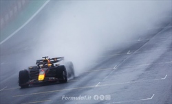 Verstappen furioso: «Bisognava dare subito la rossa senza aspettare. Non so che gara potrò fare» - Verstappen furioso: «Bisognava dare subito la rossa senza aspettare. Non so che gara potrò fare»