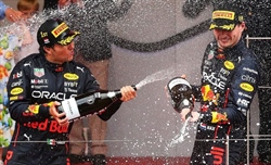 Verstappen: «Ho dei conti in sospeso con Baku. Ferrari? Dobbiamo migliorare in qualifica» - Verstappen: «Ho dei conti in sospeso con Baku. Ferrari? Dobbiamo migliorare in qualifica»