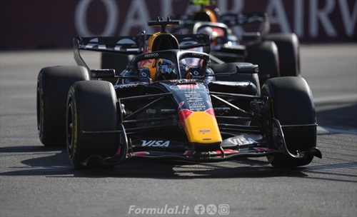 Verstappen: «Ho provato a dare pressione a Russell. Grande risultato di squadra»