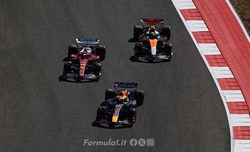 Verstappen, il pilota con lo smoking su misura