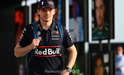 Verstappen: «Io sono contento in Red Bull». Ma la Ferrari fa capolino
