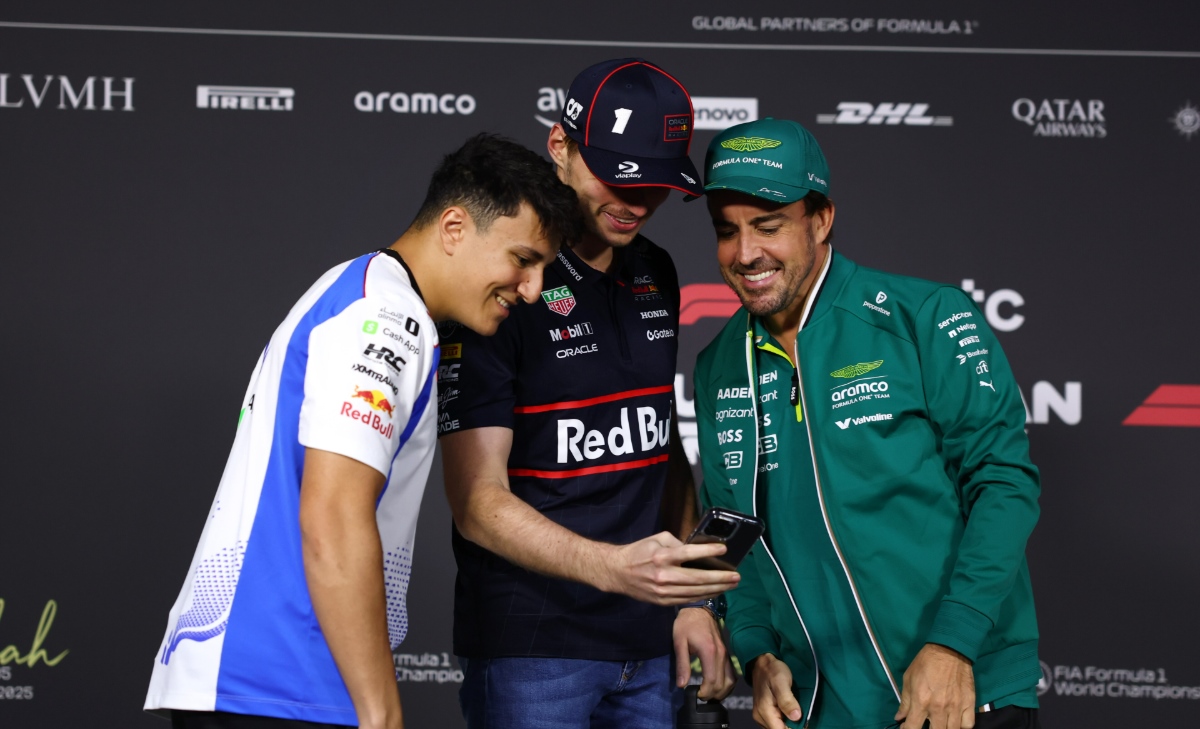 Verstappen ironico e lapidario: «Queste auto non si adattano a niente»