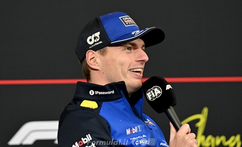 Verstappen ironizza: «Addio simulatore. Per le monoposto 2026 meglio Mario Kart«