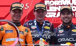 Verstappen leader solitario in Cina, McLaren affonda Ferrari: le pagelle del GP  - Verstappen leader solitario in Cina, McLaren affonda Ferrari: le pagelle del GP 