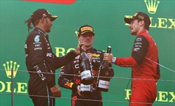 Verstappen: «Mercedes? Potremmo di nuovo lottare a fine stagione. Sarebbe diverso dal 2021» - Verstappen: «Mercedes? Potremmo di nuovo lottare a fine stagione. Sarebbe diverso dal 2021»