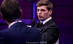 Verstappen: Non capisco la mancata penalità ad Hamilton nel primo giro ad Abu Dhabi - Verstappen: Non capisco la mancata penalità ad Hamilton nel primo giro ad Abu Dhabi