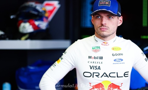 Verstappen passa dal centro medico, poi tuona: «Non mi sto divertendo»