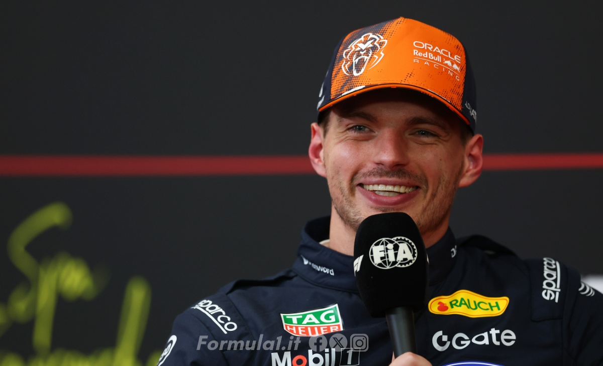 Verstappen show a Spa: stoccata alla F1 tra le risate dei fan
