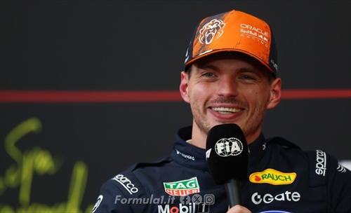 Verstappen show a Spa: stoccata alla F1 tra le risate dei fan