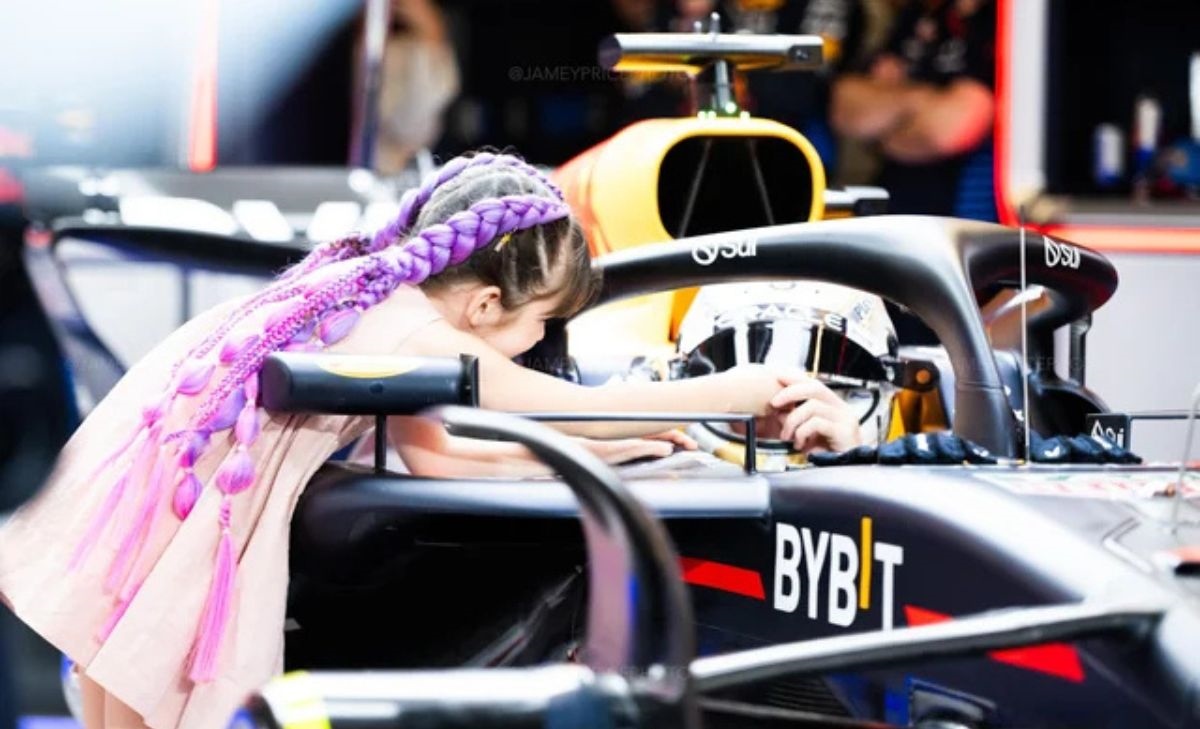 Verstappen si scioglie: «Mi sentivo già papà. Veder crescere Lily è meraviglioso»