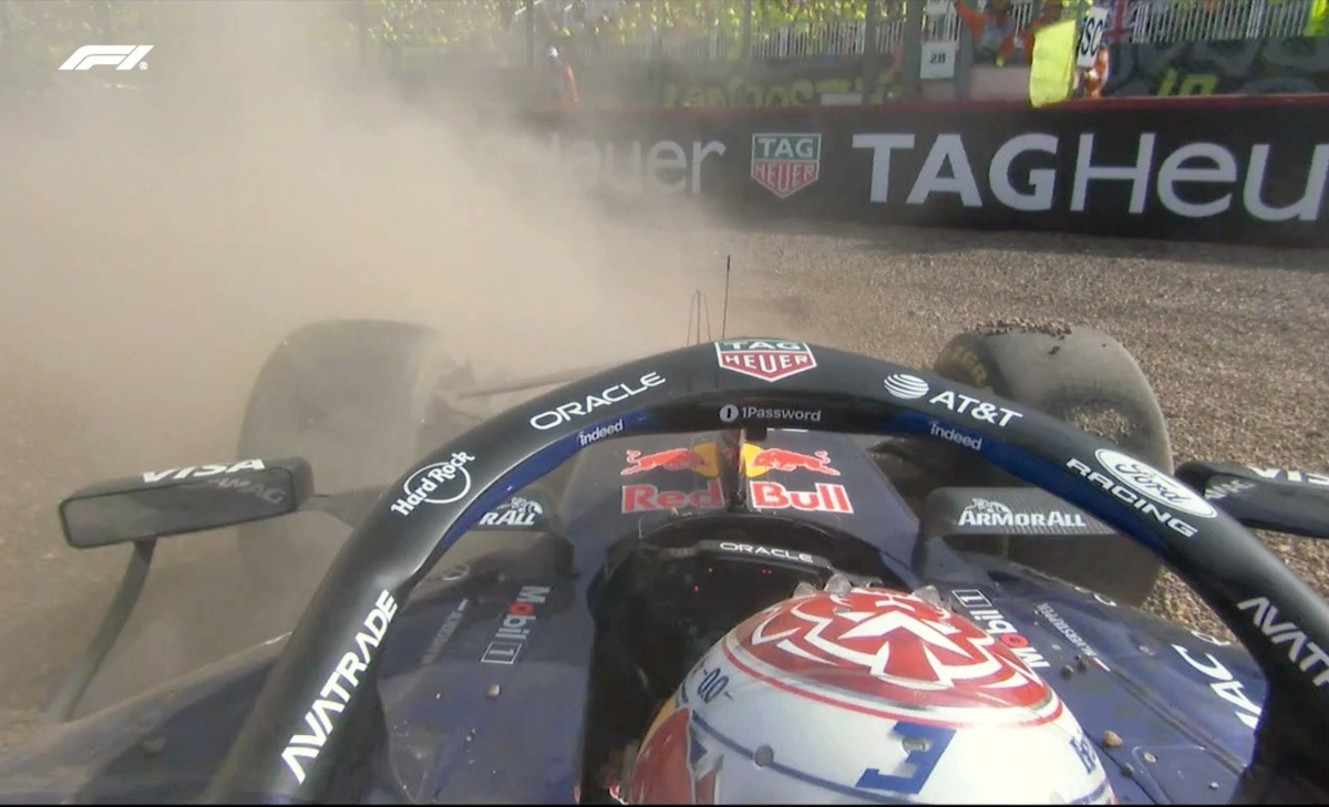 Verstappen, Silverstone da incubo: la sua Red Bull contro le barriere