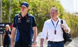 Verstappen Snr: «Ormai si parla solo di Horner. Questa situazione sta influenzando Max» - Verstappen Snr: «Ormai si parla solo di Horner. Questa situazione sta influenzando Max»