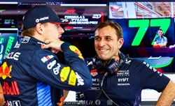 Verstappen sogna otto Mondiali, ma Wachè frena: «Non sono ottimista per il 2025»