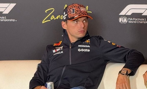 Verstappen sorprende in conferenza: «Non lotto per il titolo, ma...»