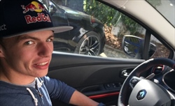 Verstappen stava fallendo l'esame della patente: sbagliò direzione e bruciò le strisce