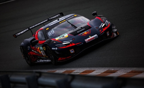 Verstappen torna rookie per correre sul Nurburgring con la Ferrari GT3