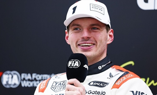 Verstappen: «Un giro a Suzuka ti fa ca**re addosso». Poi scherza con la FIA