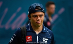 Vettel commenta il 'licenziamento' di De Vries: «Brutale, spero non intacchi la sua fiducia» - Vettel commenta il 'licenziamento' di De Vries: «Brutale»
