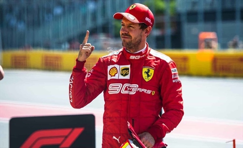Vettel cuore ferrarista: «Incrocio le dita per Lewis. Spero vinca il Mondiale»