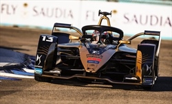 Vettel prossimo al ritiro, futuro nell'elettrico? Proposte da FormulaE e DTM - Vettel prossimo al ritiro, futuro nell'elettrico? Proposte da FormulaE e DTM