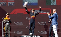Vettel si complimenta con Verstappen: «Posso solo applaudirlo» - Vettel si complimenta con Verstappen: «Posso solo applaudirlo»