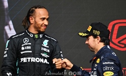 VIDEO - Hamilton contestato in Messico, il nobile gesto di Sergio Perez - VIDEO - Hamilton contestato in Messico, il gesto nobile di Sergio Perez