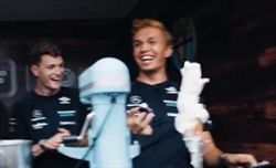 VIDEO - Ice Cream Challenge: Latifi batte Albon a mani basse. Nicholas ha un futuro assicurato - VIDEO - Ice Cream Challenge: Latifi batte Albon a mani basse