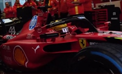 VIDEO - Il dietro le quinte del debutto di Hamilton in Ferrari