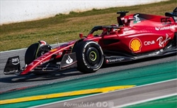 VIDEO - La Ferrari F1-75 sfreccia sul rettilineo bagnato di Barcellona - VIDEO - La Ferrari F1-75 sfreccia sul rettilineo bagnato di Barcellona