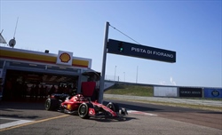 VIDEO - La magia del primo giro di Leclerc sulla bellissima Ferrari SF23