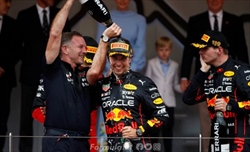 VIDEO - Perez si scusa per la folle festa dopo il successo nel GP di Monaco: il fatto