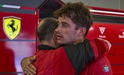 Villeneuve: «Leclerc non dovrebbe prendere le distanze dal team. La Ferrari ha un problema» - Villeneuve