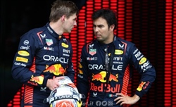 Villeneuve duro con Perez: «Checo non è a livello di Max» - Villeneuve elogia Verstappen e dice la sua su Perez: «Checo non è a livello di Max»