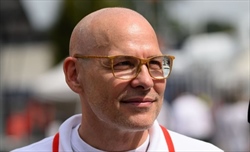 Villeneuve su Hamilton: «Potrebbe continuare per altri dieci anni. Vuole vincere con la Ferrari»