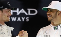 Vowles svela le «regole di comportamento» scritte per Hamilton e Rosberg - Vowles svela le «regole di comportamento» per Hamilton e Rosberg
